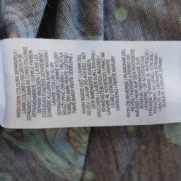 Rick & Morty T-Shirt - Picture 7 of 8